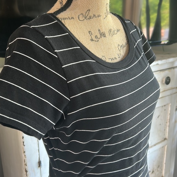Sundry black t-shirt crew neck dress w white stripe and ruching down side lined - Picture 5 of 16